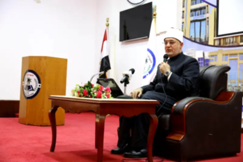 المفتي: نشر الوعي وتصحيح المفاهيم ضرورة ملحة تفرضها طبيعة المرحلة