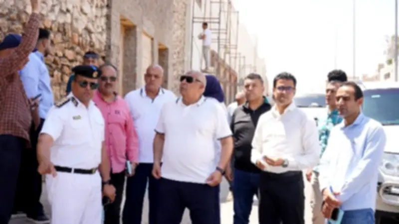 الزملوط يتابع تطوير مدخل مرسى مطروح لإبراز الهوية الحضارية للمحافظة