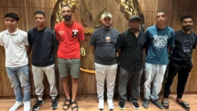 ضبط طرفي مشاجرة بسبب الضوضاء والزحام أمام محل تجاري بالنزهة