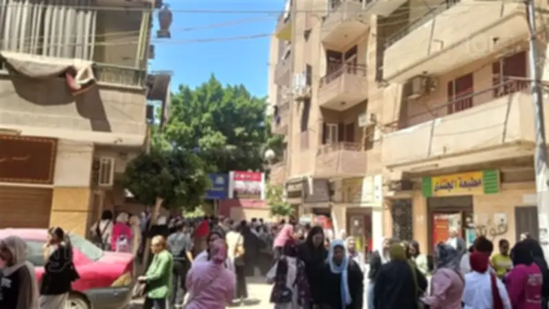 طلاب الشرقية يؤدون امتحان الهندسة في رابع أيام الإعدادية