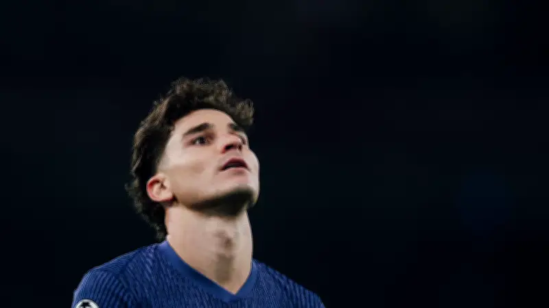 برشلونة يرد على عرض الريال لضم ألفاريز: نملك الورقة الحاسمة