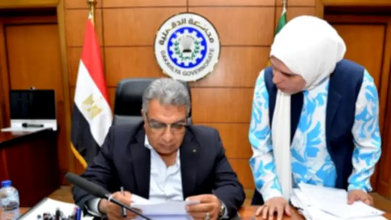 محافظ الدقهلية يتفقد قافلة بيطرية مجانية بقرية نشا في نبروه
