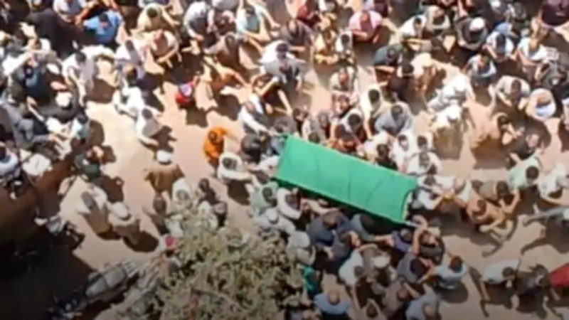 جنازة مهيبة تشيع جثماني شقيقين لقيا مصرعهما في حادث تصادم بالمنوفية