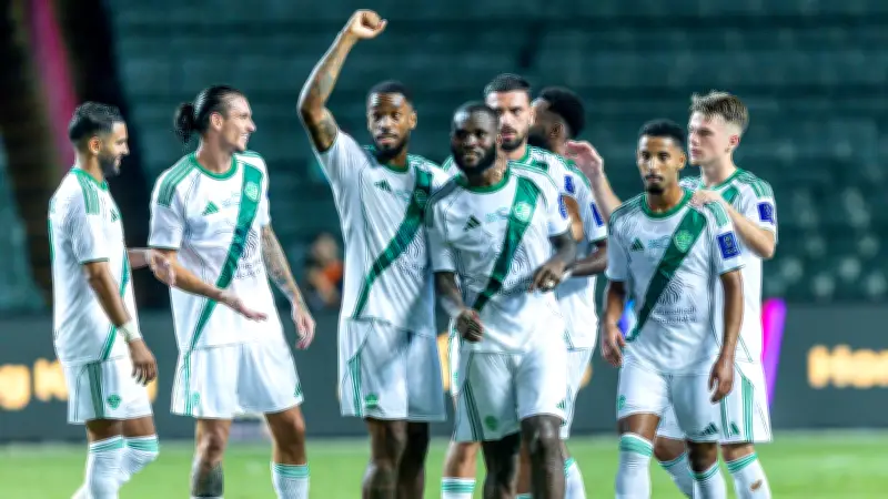 اهتمام مشروط من يوفنتوس بفرانك كيسيه نجم الأهلي السعودي