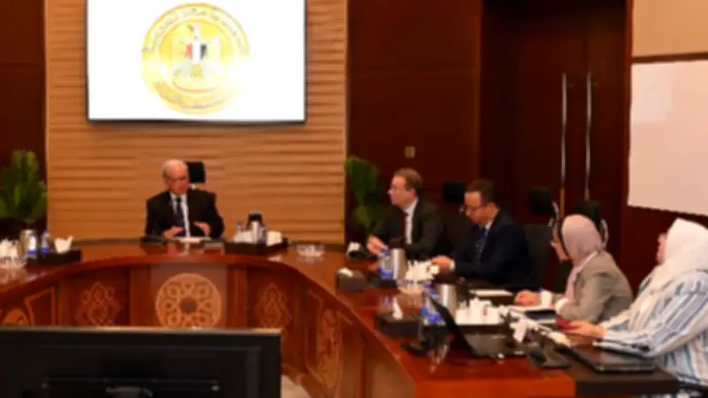 الحكومة تناقش إعادة هيكلة الجهاز الإداري والتحول الرقمي وترشيد الإنفاق