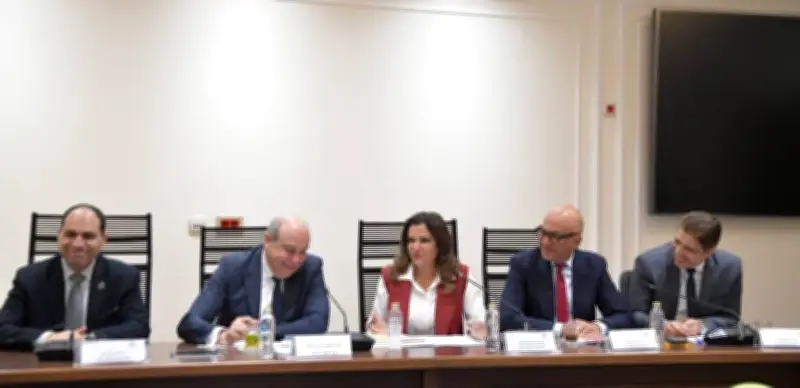 وزير الطيران: تطوير منظومة النقل الجوي لدعم السياحة