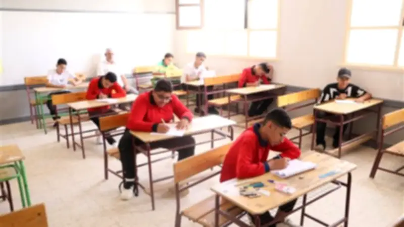 طلاب الإعدادية بالوادي الجديد يختتمون الامتحانات بمادة العلوم الأربعاء