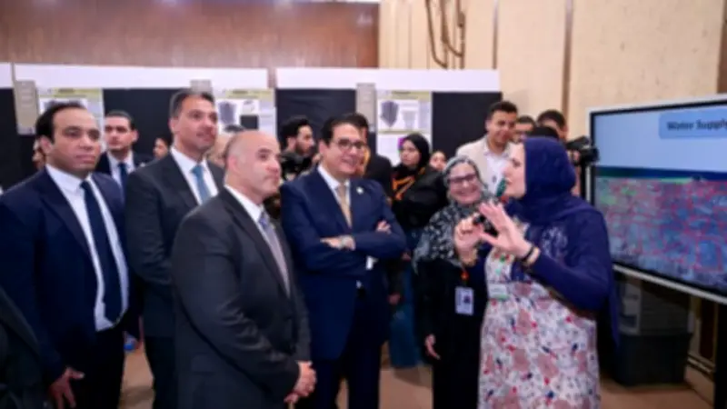 افتتاح النسخة الرابعة من معرض مشروعات التخرج بالبرامج التخصصية بهندسة القاهرة