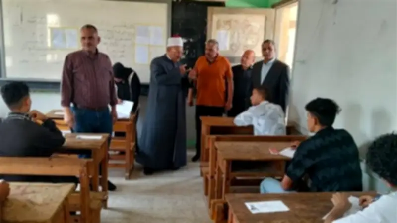 تفقد امتحانات الثانوية الأزهرية بالإسماعيلية والاطمئنان على سير العملية الامتحانية