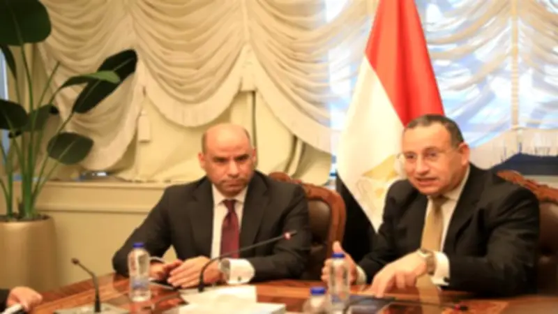 وزيرا التعليم العالي والعمل يوقعان بروتوكولاً لإعداد كوادر متخصصة في السلامة المهنية