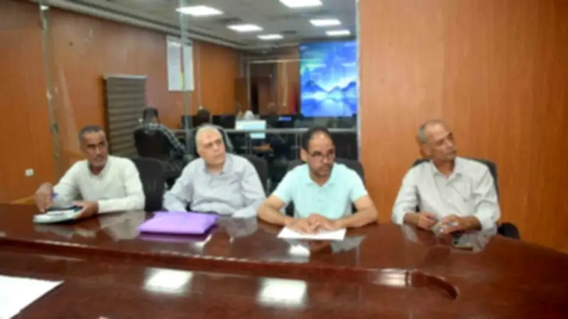 سكرتير عام الأقصر يتابع ملفات التقنين والمتغيرات المكانية عبر الفيديو كونفرانس