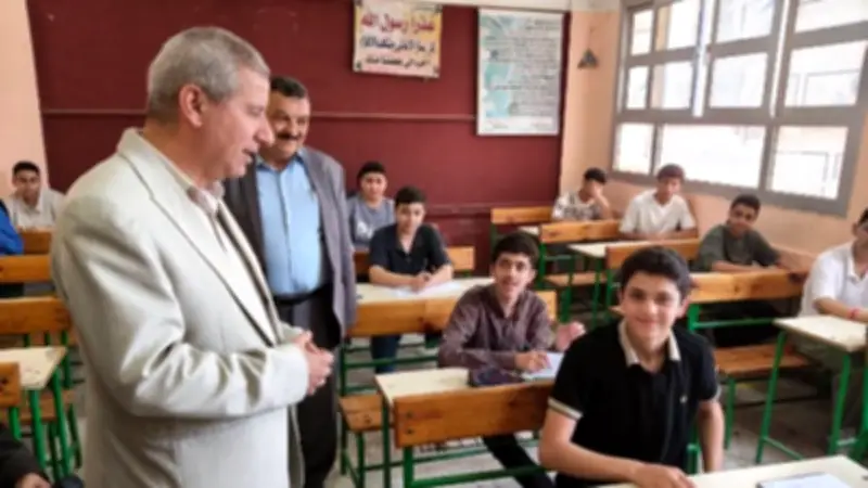 وكيل تعليم الشرقية يتابع امتحانات الإعدادية ويؤكد انتظامها