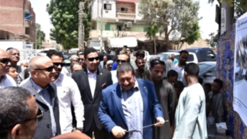 محافظ الأقصر يفتتح مشروع كوبري مدخل قرية الدير بإسنا