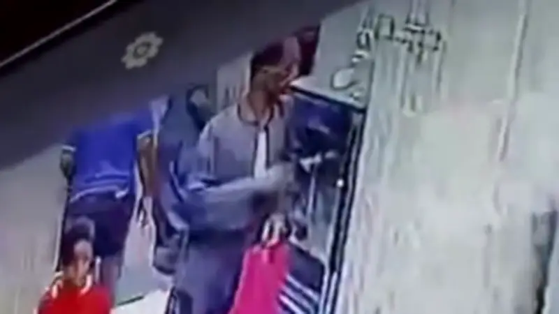 فيديو متداول لشخص يسرق داخل مسجد الساحة بقنا يثير جدلاً واسعاً