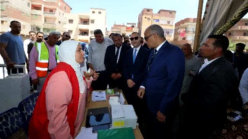 محافظ كفر الشيخ يتفقد القافلة الطبية المجانية بقرية شباس عمير