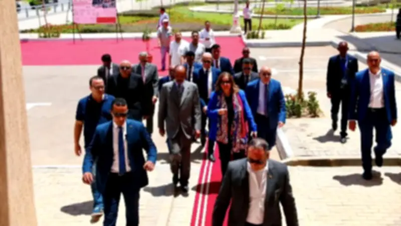 الرئيس الإريتري يزور وحدات سكن لكل المصريين بحدائق العاصمة
