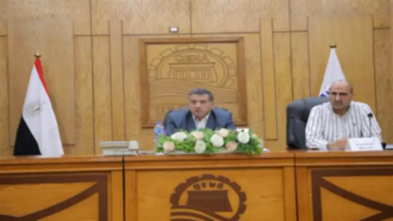 محافظ قنا يوجه بسرعة إنهاء ملفات تقنين أراضي الدولة ويحذر المقصرين