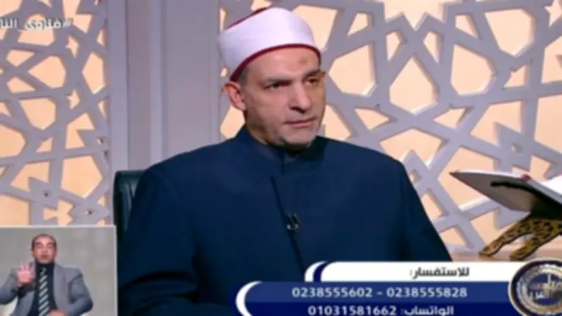 هل يشترط الحجاب عند قراءة الأذكار؟ أمين الفتوى يوضح الحكم