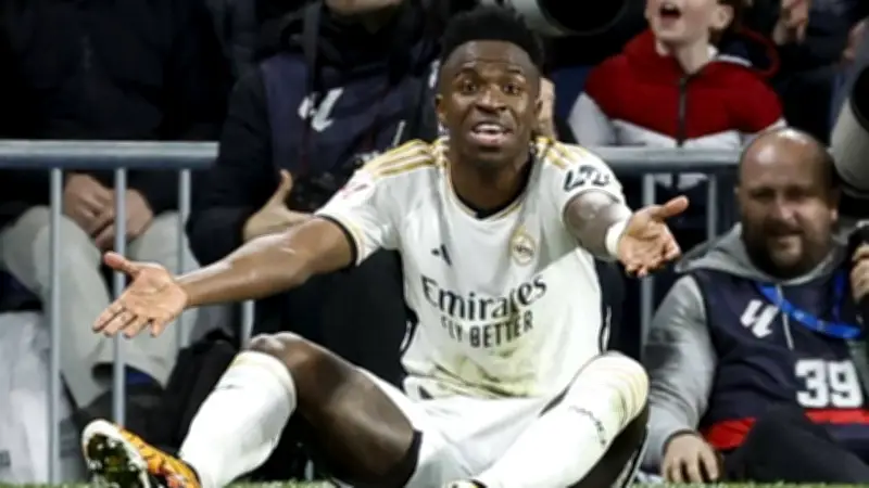 رسالة حاسمة من ريال مدريد إلى فينيسيوس بعد تعثر مفاوضات التجديد