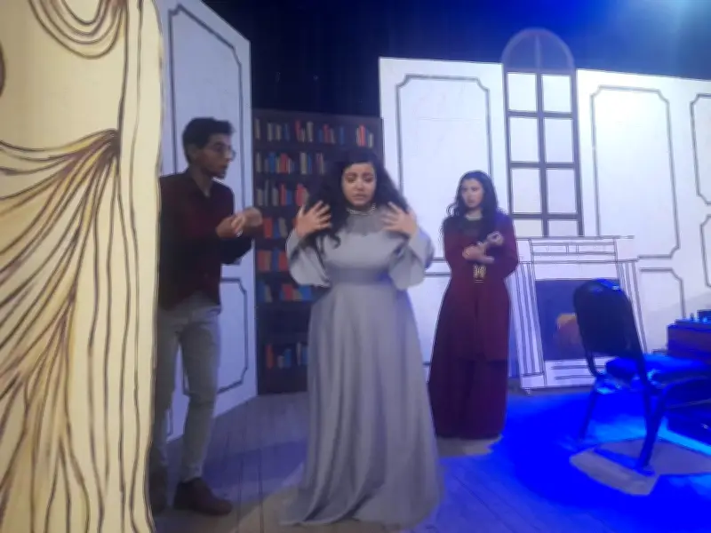 ختام العرض المسرحي "كارجين" لفرقة قصر ثقافة طهطا بنجاح لافت