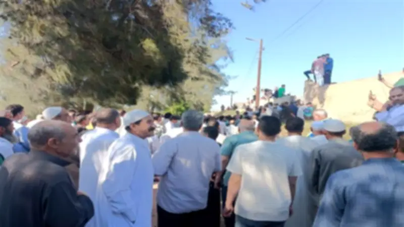 تشييع جثمان عبدالعزيز مخيون في البحيرة بدموع وحضور فني ورسمي
