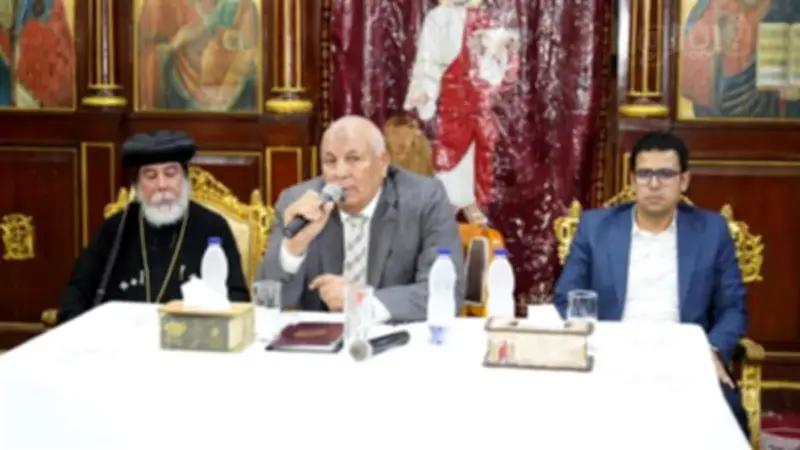 محافظ مطروح يزور كنيسة الشهيدين ويؤكد استمرار جهود التنمية وتحسين الخدمات