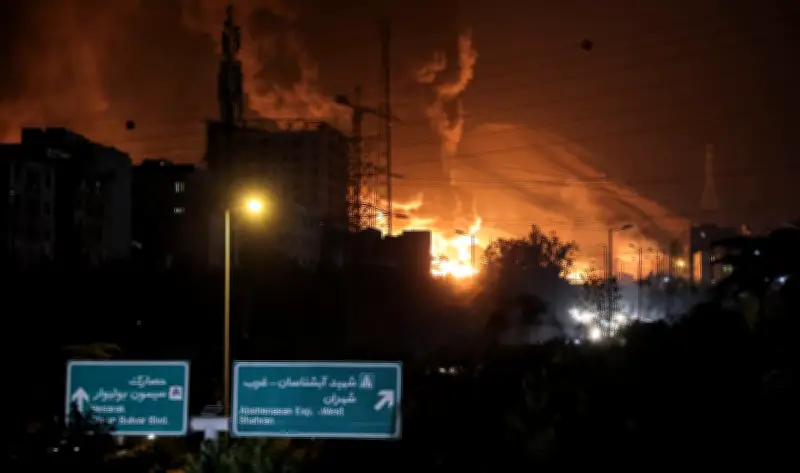 التلفزيون الإيراني: انفجارات في مدينة بندر عباس وبندر سيريك