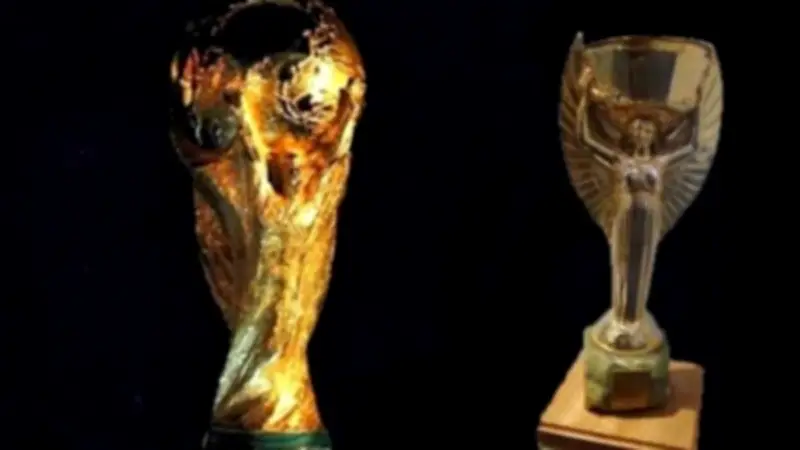 من جول ريميه إلى التحفة الذهبية: رحلة تطور كأس العالم عبر التاريخ