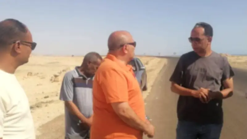رئيس مدينة مرسى علم يتابع تطوير طريق برنيس ويجري جولات مفاجئة على الخدمات