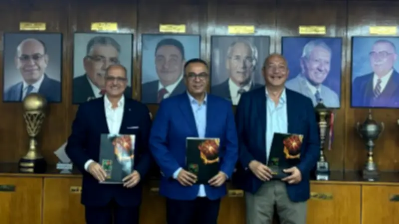 عمرو مصيلحي وأحمد حسن يوقعان عقود استضافة سبورتنج للبطولة العربية للسيدات