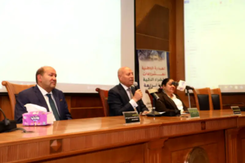 محافظ القاهرة يشدد على تشجيع الشباب لتقديم حلول مبتكرة تدعم التحول الأخضر