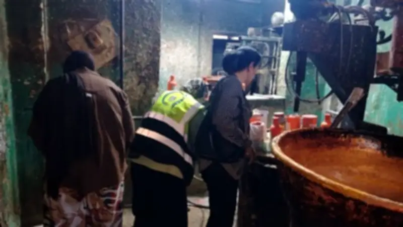 التحفظ على مصنع حلويات غير مرخص بخامات فاسدة في الفيوم