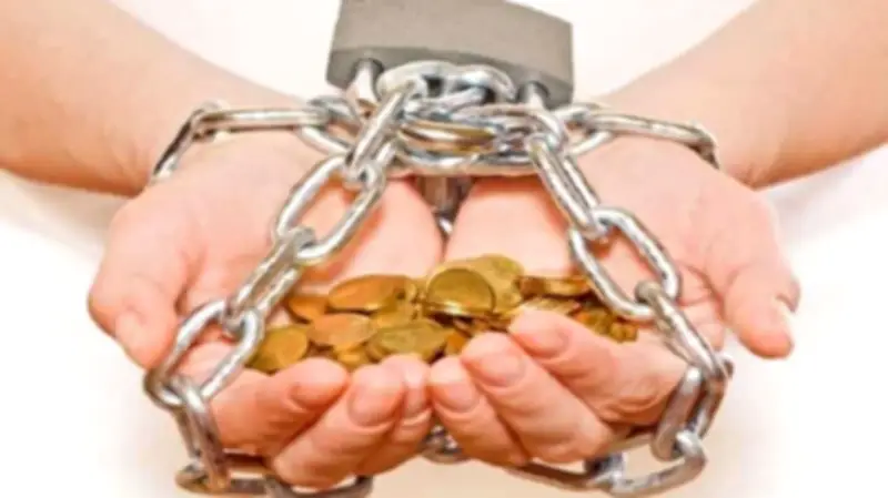 هل يُحاسب الإنسان على ديون نسيها بعد السداد؟ أمين الفتوى يجيب
