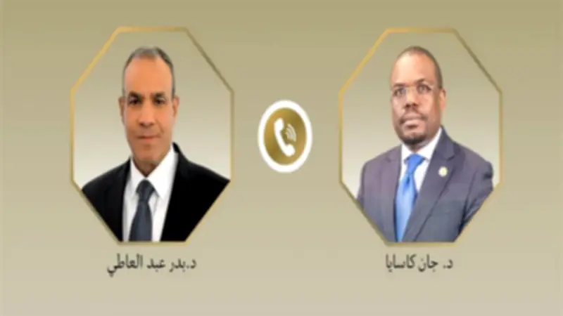 وزير الخارجية يبحث مع مدير المركز الأفريقي لمكافحة الأمراض تعزيز التعاون الصحي بالقارة