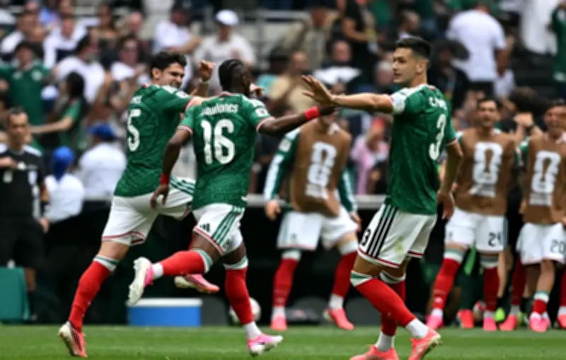 فيديو: المكسيك تهزم جنوب أفريقيا في افتتاح كأس العالم للقارات
