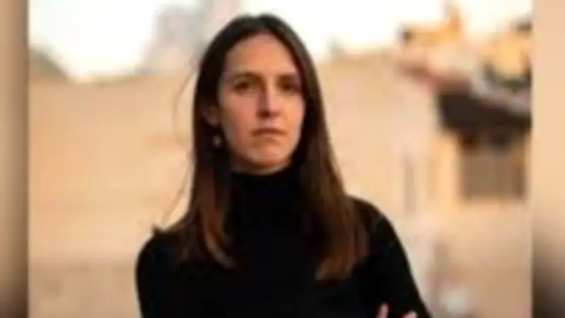 فلسطين تدين ترحيل الصحفية الفرنسية أليس فروسارد وتعتبره انتهاكاً لحرية الإعلام