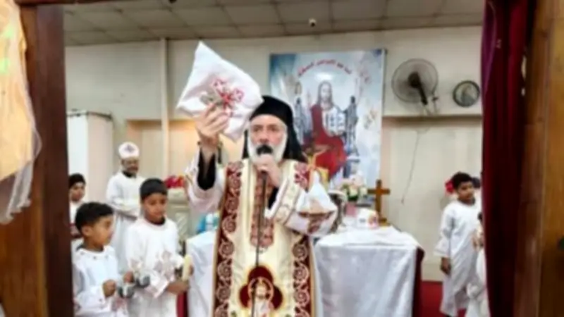 مطران كاثوليك المنيا يترأس قداس عيد قلب يسوع ويجدد نذور راهبات