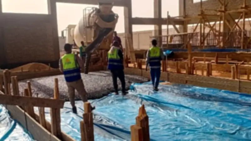 محافظ أسوان يتفقد مشروع محطة مياه سلوا ضمن حياة كريمة ويوجه بتسريع التنفيذ