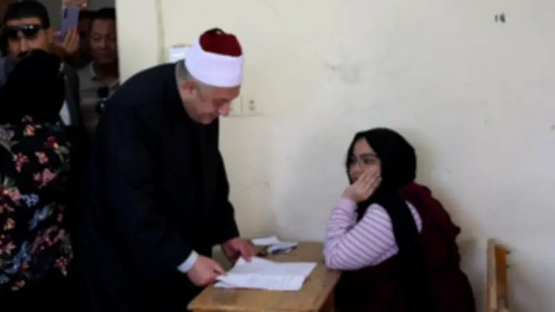 طلاب الثانوية الأزهرية يواجهون امتحان الفيزياء غدا السبت في اختبار حاسم
