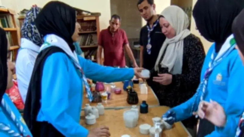 محافظ أسيوط يدعم مشروع "بأيدينا" لتمكين الفتيات وتحويل الجبس لتحف فنية