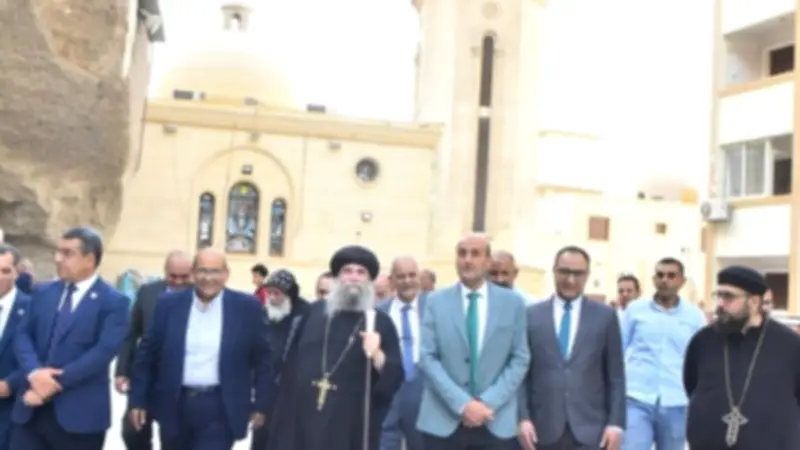محافظ أسيوط يروج للسياحة الدينية بجولة لوفد وزارة المالية بدير العذراء بدرنكة