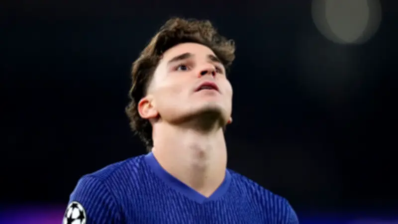أتلتيكو مدريد يرفع شكوى للفيفا ضد برشلونة بسبب التفاوض غير القانوني مع ألفاريز