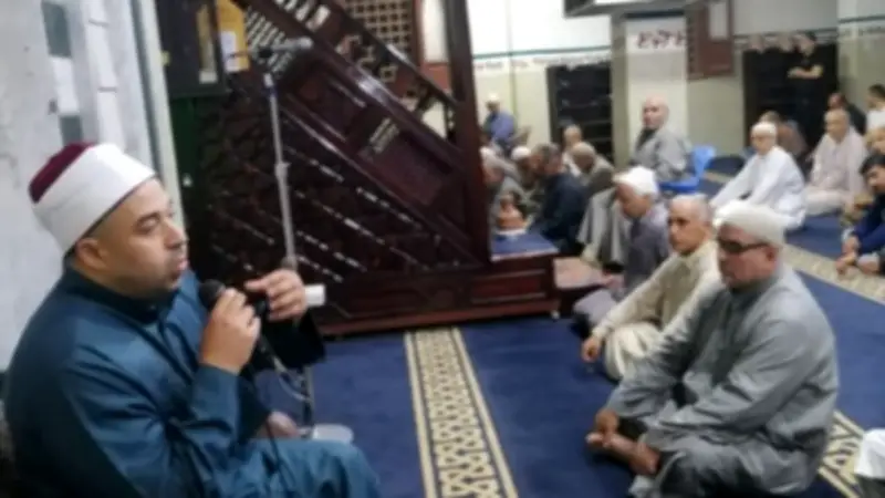 أوقاف الغربية تواصل برنامج المسجد المحوري وتوزع صكوك الأضاحي