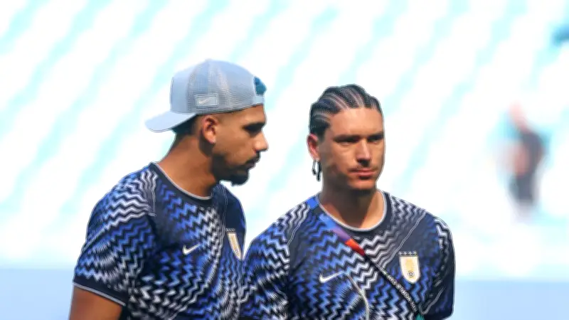 بييلسا يعلن غياب ثنائي أوروجواي عن مواجهة إسبانيا في كأس العالم