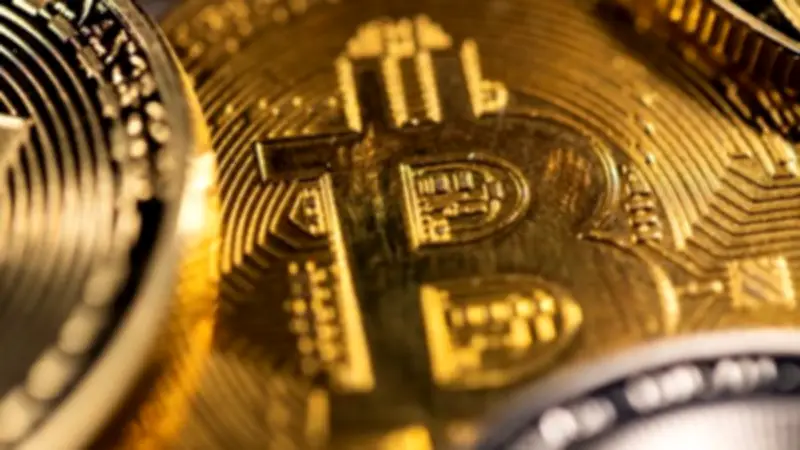 "بيتكوين" تواصل التعافي وتصعد 2.3% بدعم التوصل لإطار اتفاق بين أمريكا وإيران