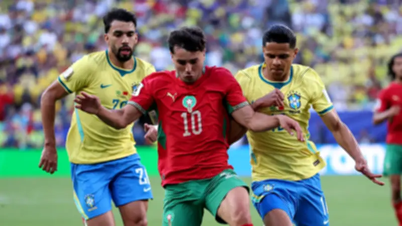 ظهير البرازيل دوجلاس سانتوس: نصلي لنيمار وعلينا الظهور بوجه مختلف عن لقاء المغرب