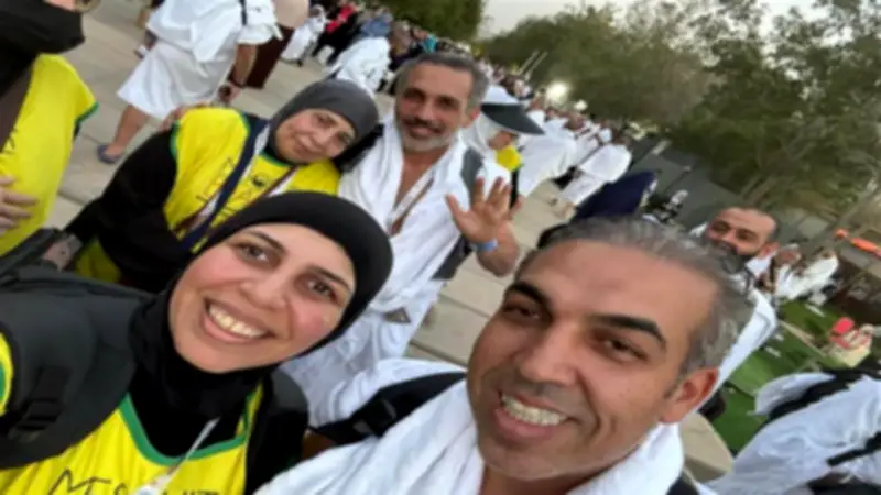 مهندس برازيلي من أصل مصري يرد الجميل لوالدته بتوك توك كهربائي في الحج