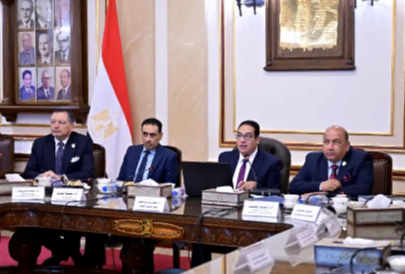 جامعة القاهرة تهيمن على التصنيفات الدولية وتعتمد 75 مليون جنيه لمكافآت النشر العلمي