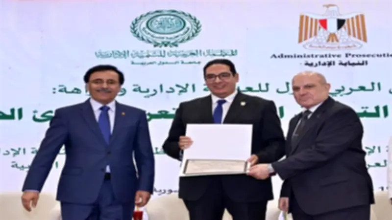 رئيس جامعة القاهرة يعلن تطبيق منظومة متكاملة لحماية الملكية الفكرية