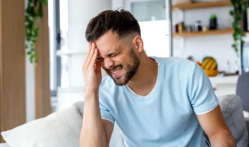 أسباب الصداع الحاد وطرق العلاج الفعالة للتخلص من الألم